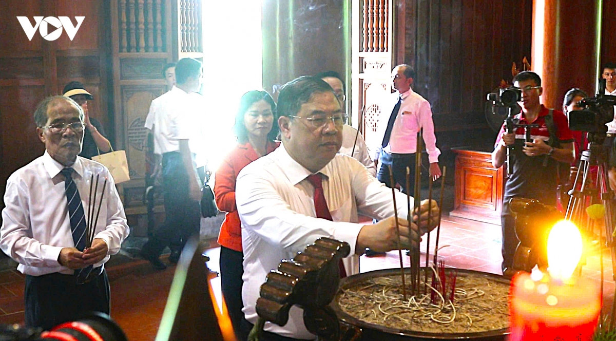 lễ tưởng niệm 57 năm ngày mất chủ tịch hồ chí minh hình ảnh 1 le tuong niem 57 nam ngay mat chu tich ho chi minh hinh anh 1