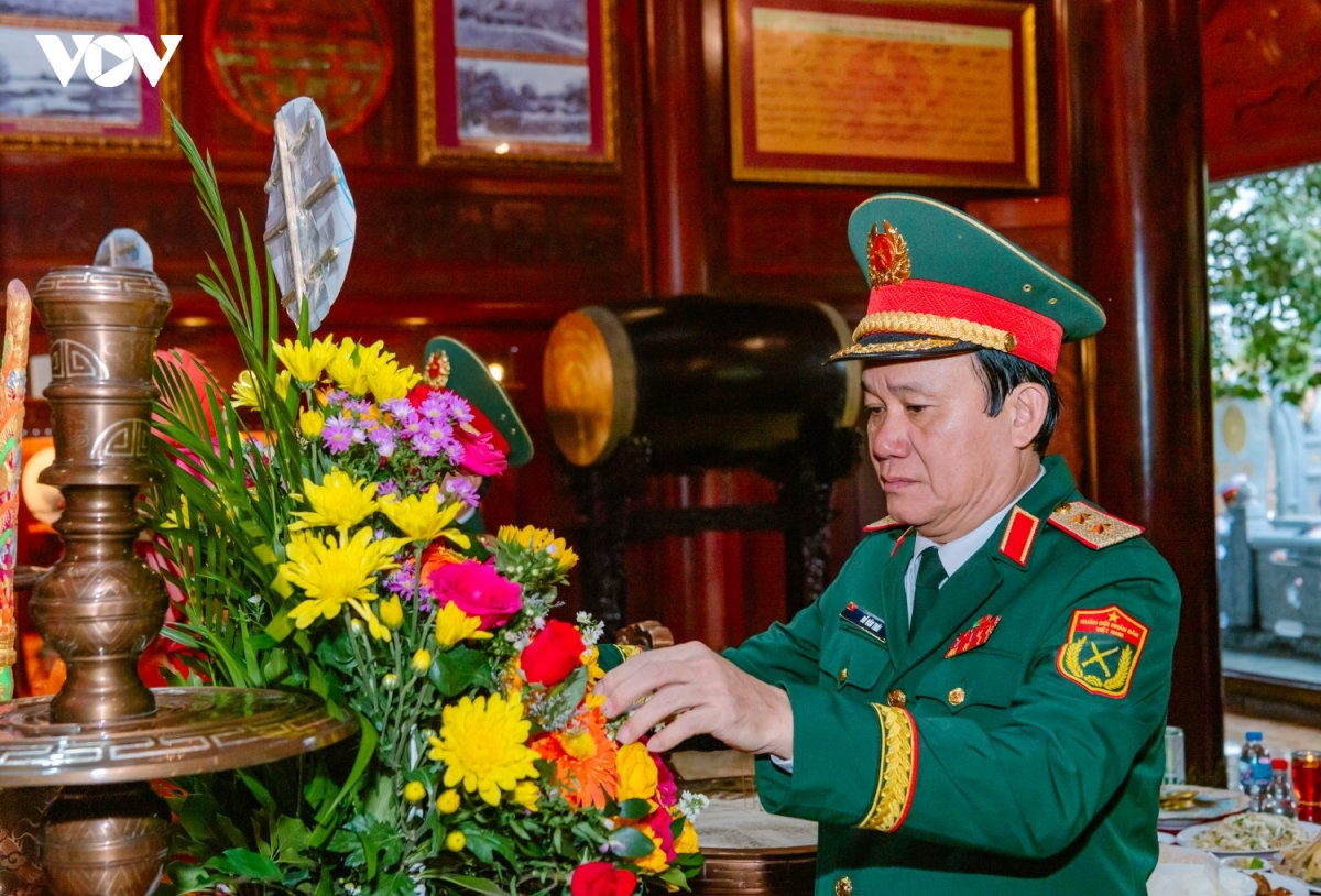 cán bộ, chiến sĩ thành kính tri ân các anh hùng liệt sĩ nhân quốc khánh 2 9 hình ảnh 2 can bo, chien si thanh kinh tri an cac anh hung liet si nhan quoc khanh 2 9 hinh anh 2
