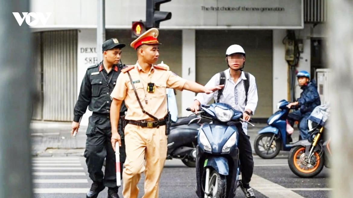 từ 4 9, công an hà nội đồng loạt ra quân xử lý học sinh vi phạm giao thông hình ảnh 1 tu 4 9, cong an ha noi dong loat ra quan xu ly hoc sinh vi pham giao thong hinh anh 1