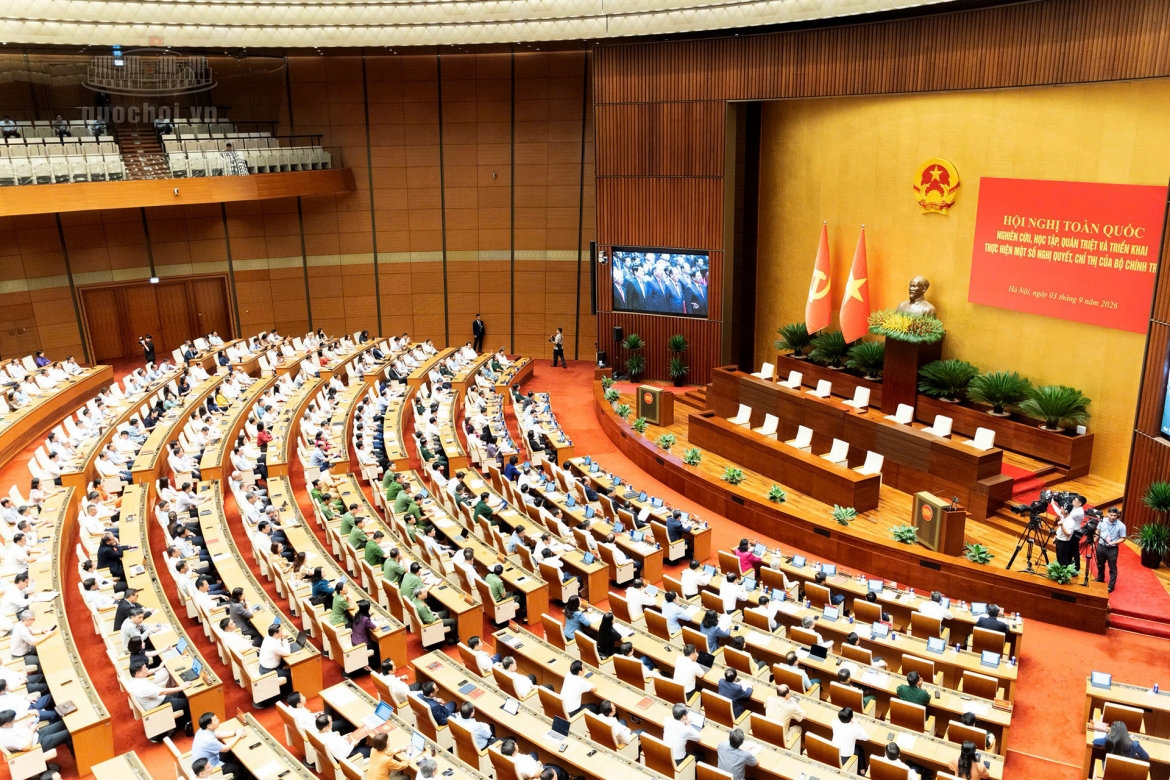 Dao duc, loi song va suc nang cua neu guong hinh anh 1