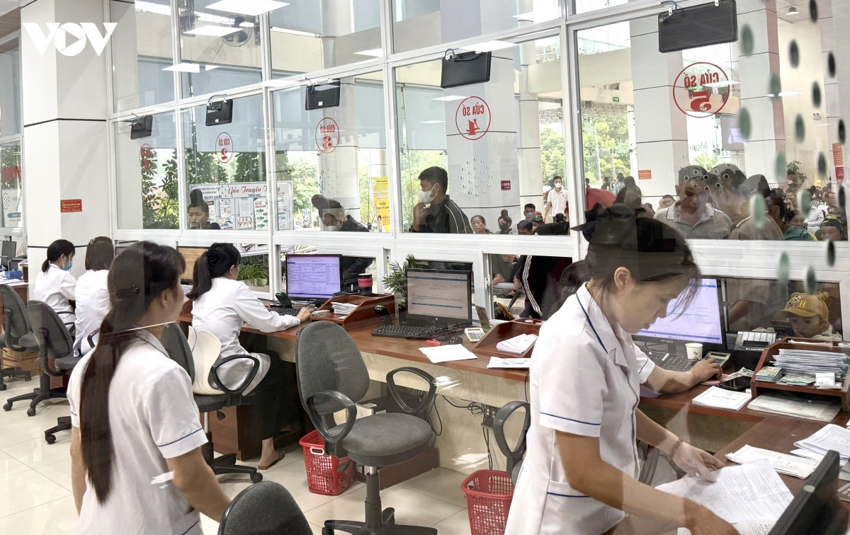 cơ chế đãi ngộ đặc thù thu hút bác sĩ, dược sĩ về miền núi sơn la hình ảnh 1 co che dai ngo dac thu thu hut bac si, duoc si ve mien nui son la hinh anh 1
