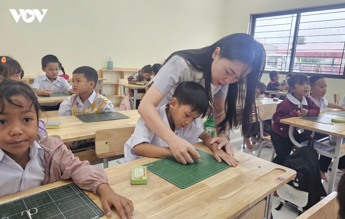 chăm sóc bán trú học sinh lớp 1 ở trường liên cấp vùng biên giới quảng ngãi hình ảnh 1 cham soc ban tru hoc sinh lop 1 o truong lien cap vung bien gioi quang ngai hinh anh 1