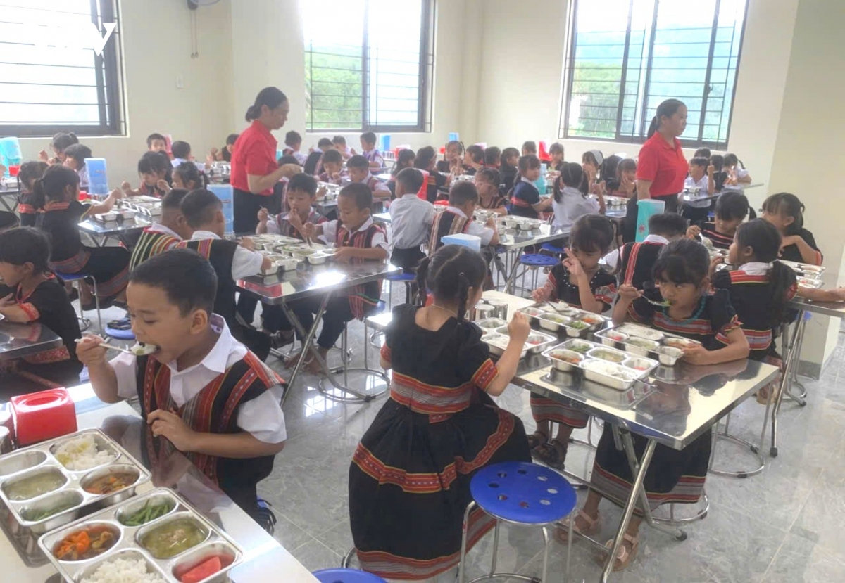 chăm sóc bán trú học sinh lớp 1 ở trường liên cấp vùng biên giới quảng ngãi hình ảnh 3 cham soc ban tru hoc sinh lop 1 o truong lien cap vung bien gioi quang ngai hinh anh 3