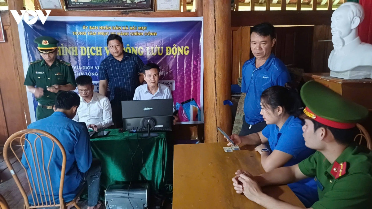 chuyển đổi số ở vùng biên sau hơn 1 năm vận hành chính quyền địa phương 2 cấp hình ảnh 4 chuyen doi so o vung bien sau hon 1 nam van hanh chinh quyen dia phuong 2 cap hinh anh 4