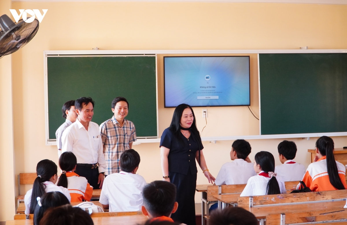 than toc cai tao tru so doi du thanh diem truong, kip khai giang nam hoc moi hinh anh 4