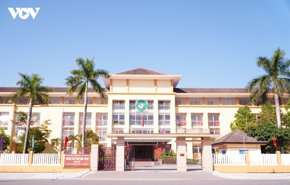 than toc cai tao tru so doi du thanh diem truong, kip khai giang nam hoc moi hinh anh 1