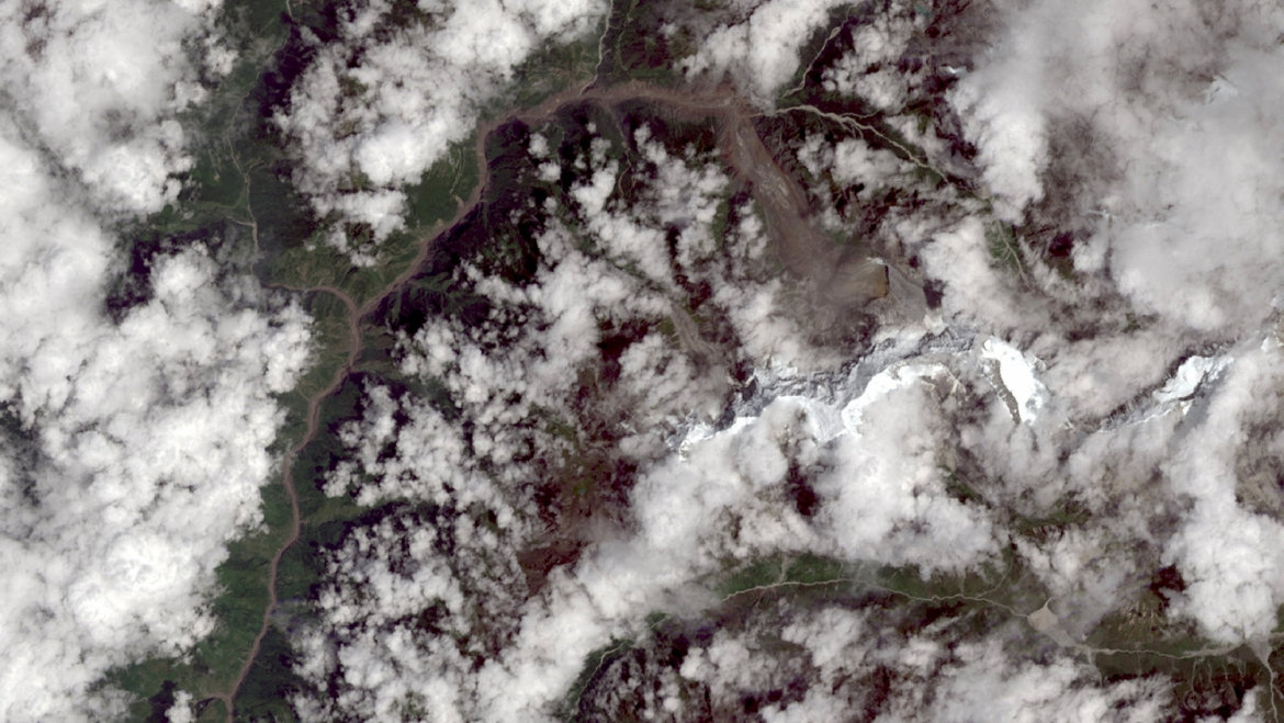 lu quet nepal he lo hiem hoa tu day himalaya dang am len hinh anh 2