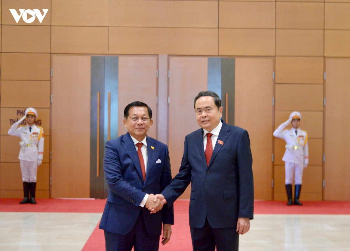 chu tich quoc hoi tran thanh man hoi kien tong thong myanmar min aung hlaing hinh anh 1