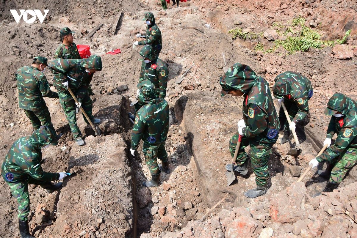 phát hiện thêm 11 hài cốt, 5 di vật tại công viên lê thị riêng hình ảnh 1 phat hien them 11 hai cot, 5 di vat tai cong vien le thi rieng hinh anh 1