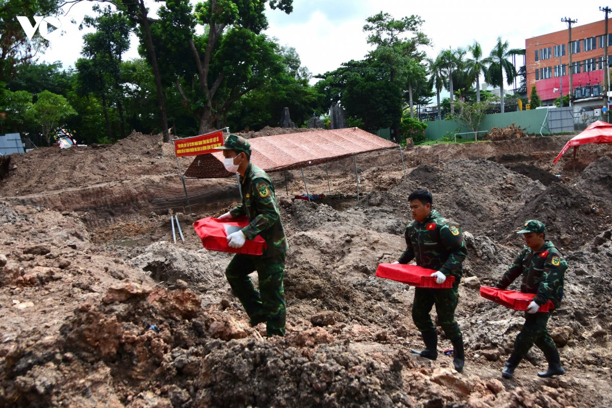 phát hiện thêm 11 hài cốt, 5 di vật tại công viên lê thị riêng hình ảnh 2 phat hien them 11 hai cot, 5 di vat tai cong vien le thi rieng hinh anh 2
