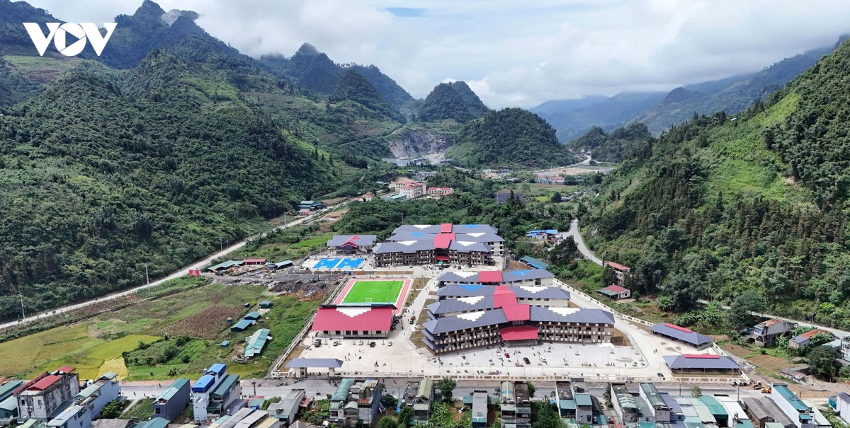 học sinh cả nước hân hoan trong lễ khai giảng năm học mới 2026-2027 hình ảnh 1 hoc sinh ca nuoc han hoan trong le khai giang nam hoc moi 2026-2027 hinh anh 1