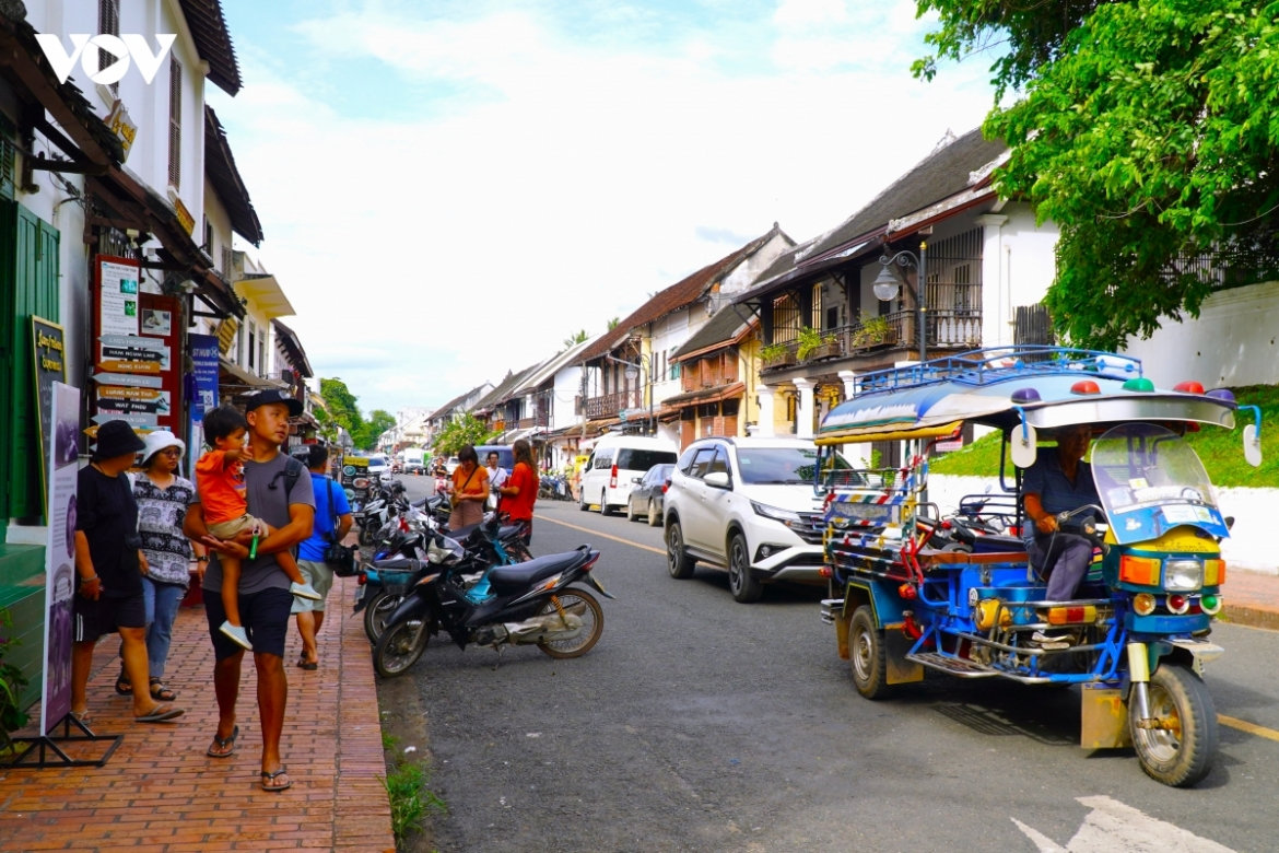 ra mat tuyen du lich cham bang tau hoa qua lao, trung quoc va viet nam hinh anh 2