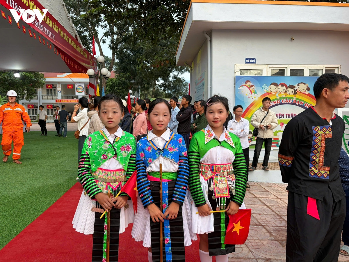 nghi quyet 71 mo canh cua moi cho hoc sinh vung bien xu thanh hinh anh 6