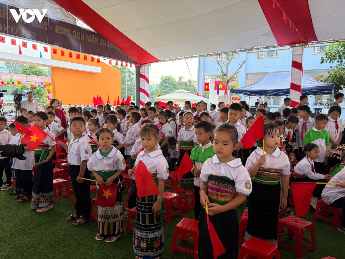 nghi quyet 71 mo canh cua moi cho hoc sinh vung bien xu thanh hinh anh 3