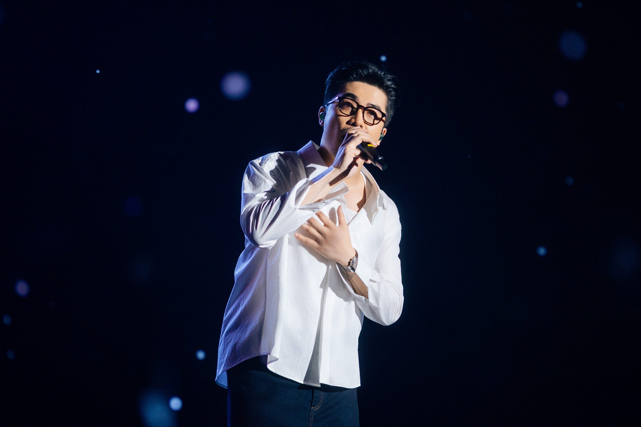 Hoàng Dũng và Vũ. mang đến màn kết hợp bất ngờ ở chương cuối Xoay Tròn Concert Day 3.