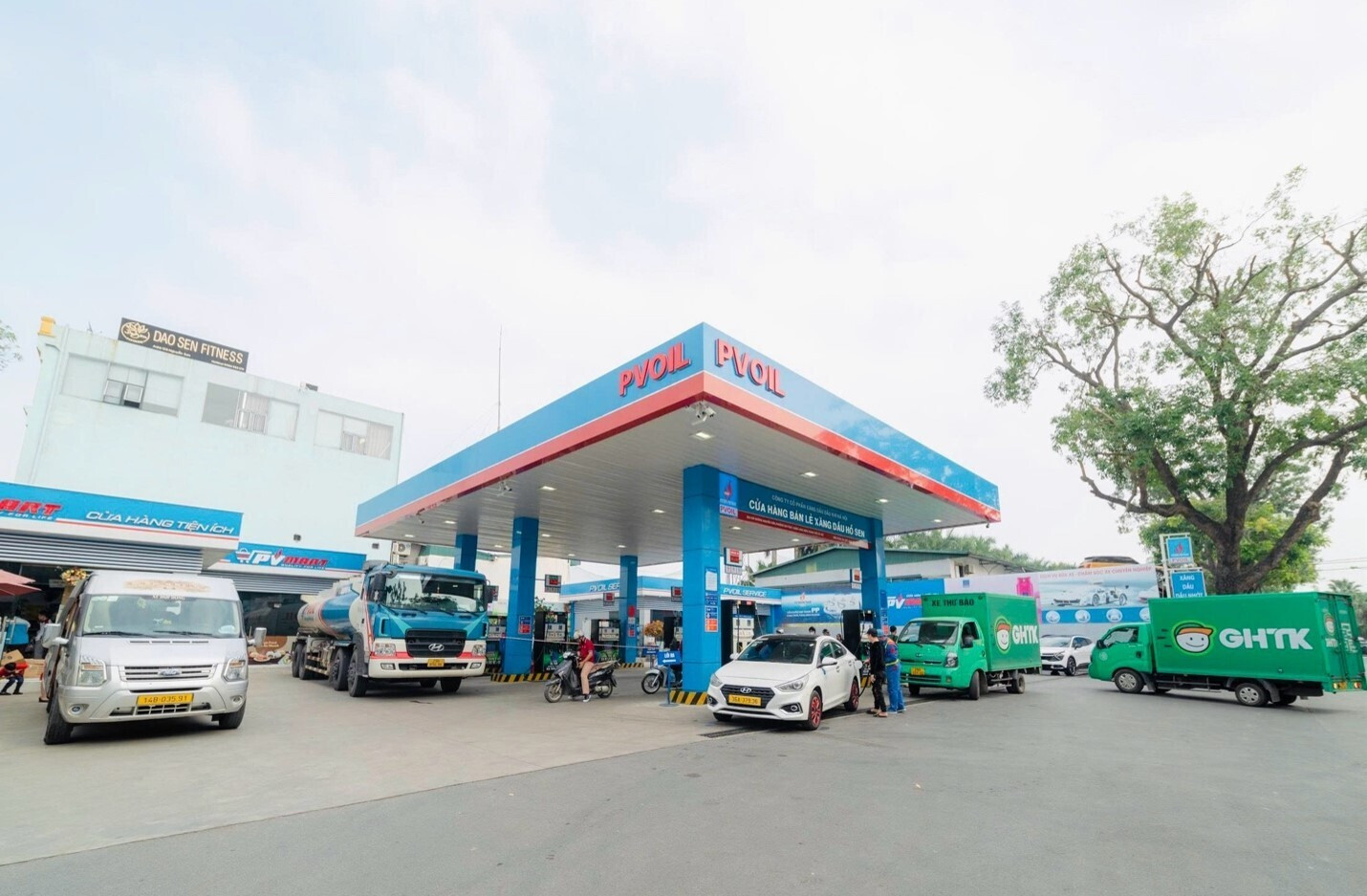 PVOIL hiện có 1.050 cửa hàng xăng dầu cùng hệ thống kho và logistics trên cả nước. (Ảnh: PVOIL).