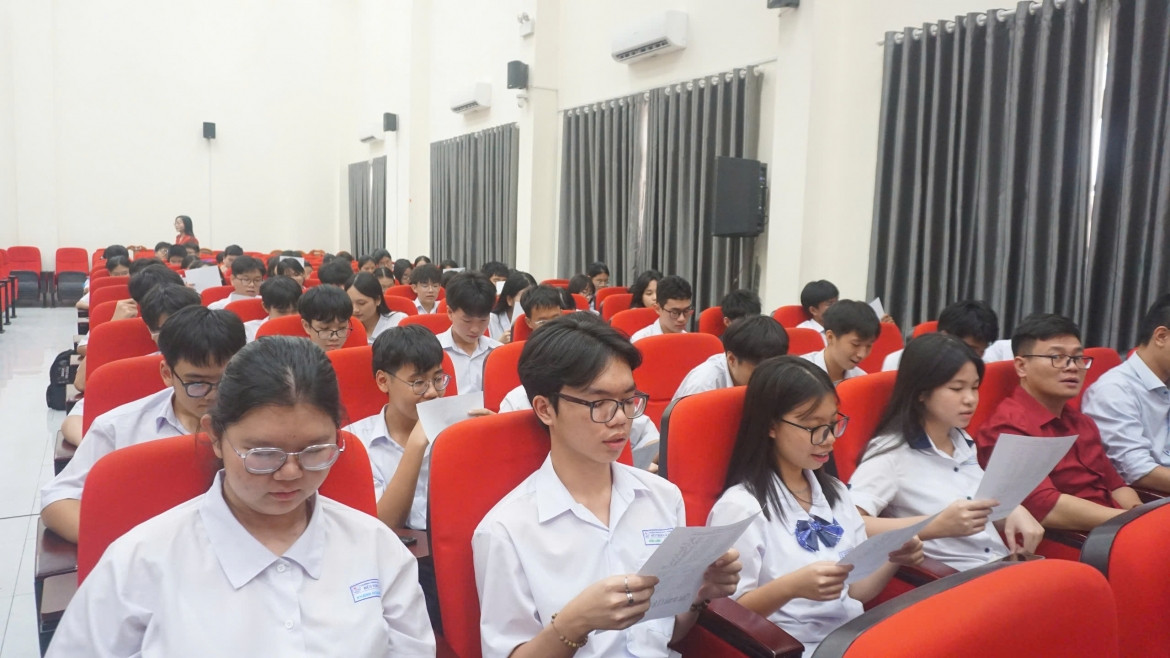 trường học đầu tiên ở tp.hcm đưa Đờn ca tài tử vào tiết học hình ảnh 2 truong hoc dau tien o tp.hcm dua Don ca tai tu vao tiet hoc hinh anh 2