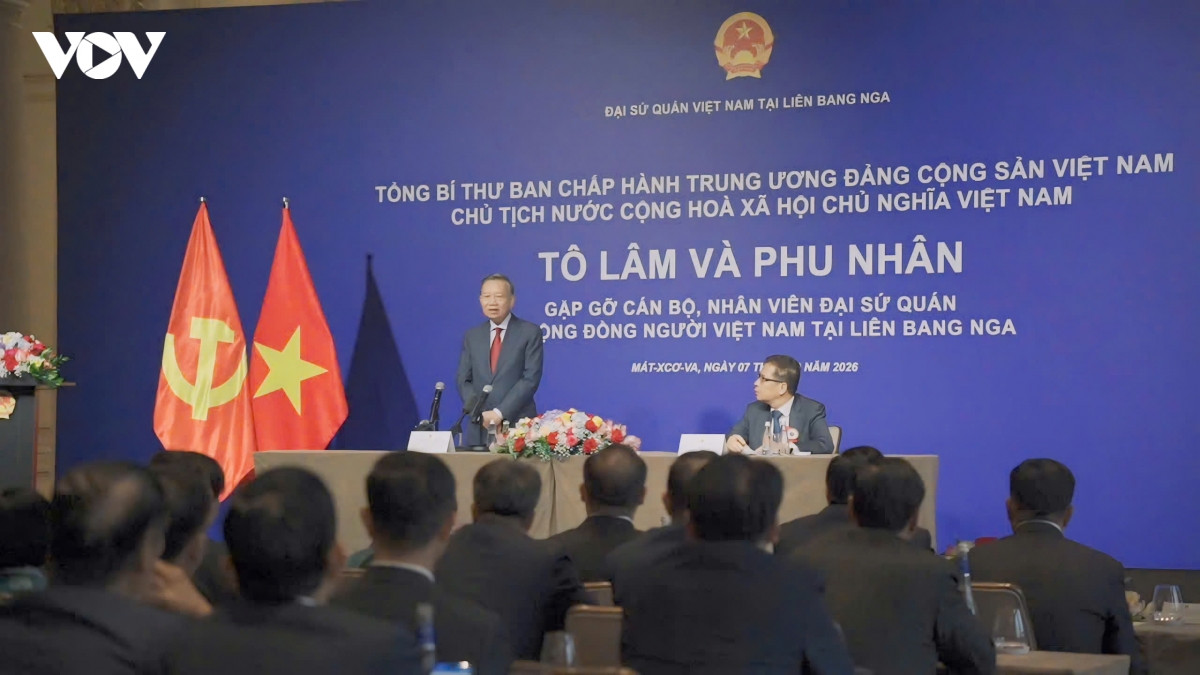 tổng bí thư, chủ tịch nước tô lâm gặp gỡ cán bộ Đại sứ quán và kiều bào tại nga hình ảnh 3 tong bi thu, chu tich nuoc to lam gap go can bo Dai su quan va kieu bao tai nga hinh anh 3