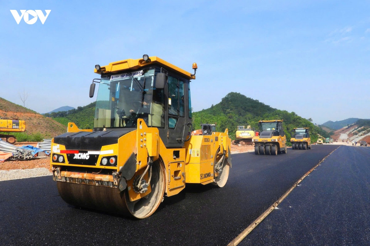 bộ xây dựng yêu cầu không để 34 dự án giao thông chậm tiến độ hình ảnh 1 bo xay dung yeu cau khong de 34 du an giao thong cham tien do hinh anh 1