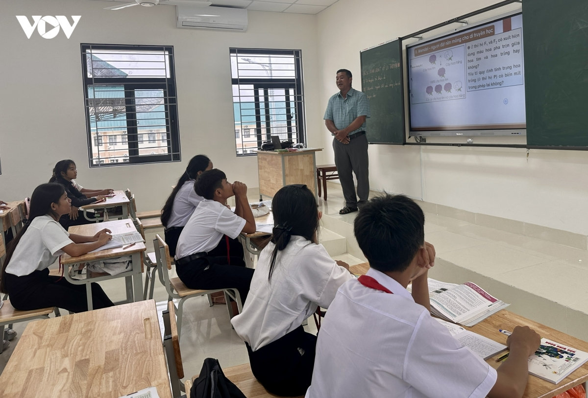 tuần đầu năm học mới, nhiều học sinh Đắk lắk vẫn thiếu sách giáo khoa hình ảnh 2 tuan dau nam hoc moi, nhieu hoc sinh Dak lak van thieu sach giao khoa hinh anh 2