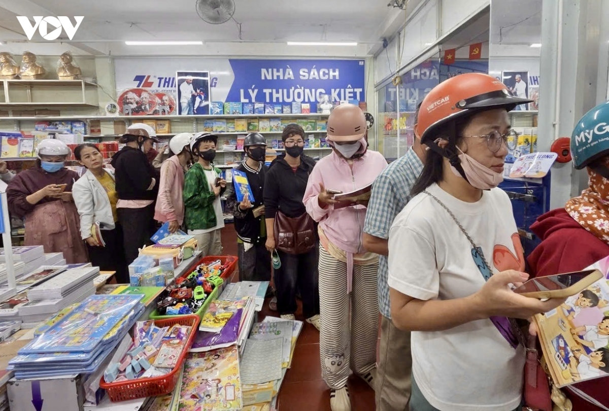 tuần đầu năm học mới, nhiều học sinh Đắk lắk vẫn thiếu sách giáo khoa hình ảnh 1 tuan dau nam hoc moi, nhieu hoc sinh Dak lak van thieu sach giao khoa hinh anh 1