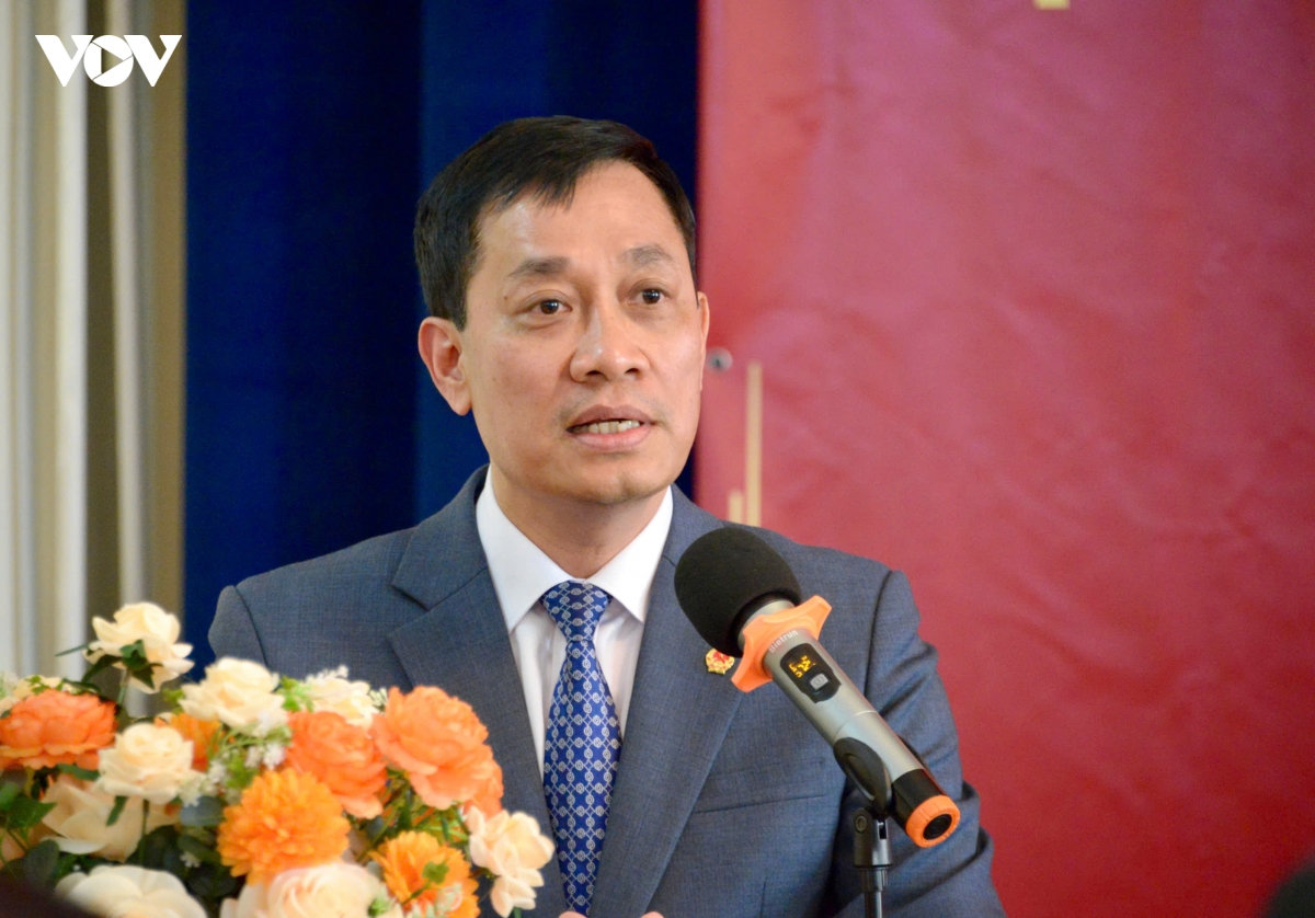 chủ tịch quốc hội trần thanh mẫn gặp gỡ cộng đồng người việt nam tại mông cổ hình ảnh 3 chu tich quoc hoi tran thanh man gap go cong dong nguoi viet nam tai mong co hinh anh 3