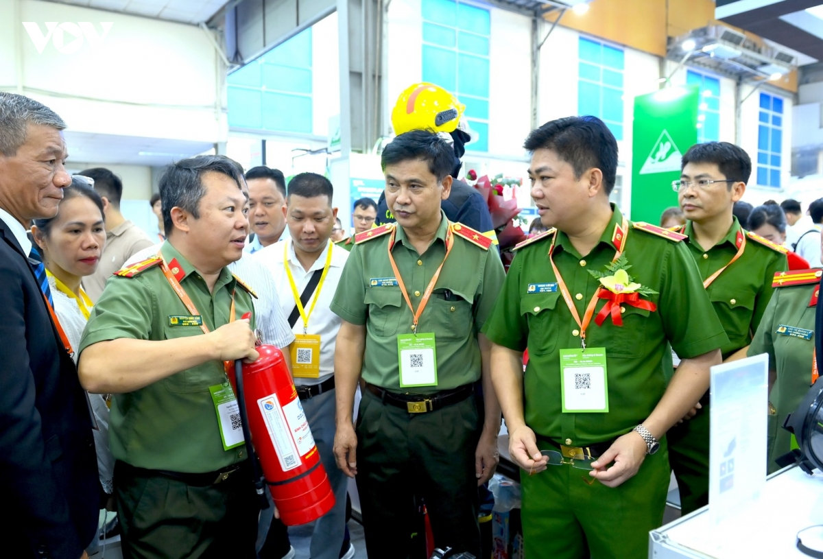 khai mac trien lam quoc te ve ky thuat, phuong tien pccc cnch nam 2026 hinh anh 5