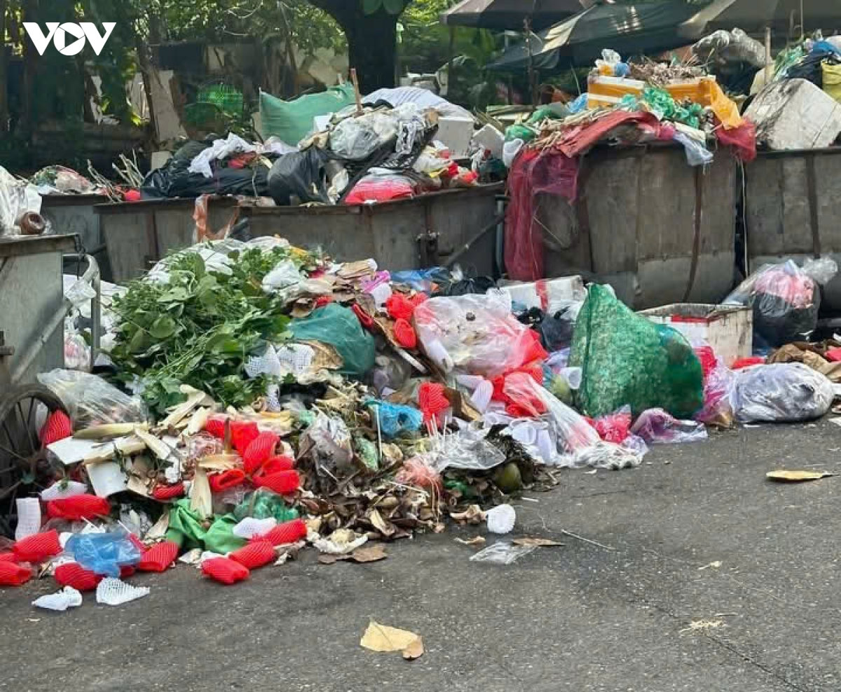rác thải ùn ứ ở vĩnh yên phú thọ khi người dân chặn đường vào bãi rác núi bông hình ảnh 3 rac thai un u o vinh yen phu tho khi nguoi dan chan duong vao bai rac nui bong hinh anh 3