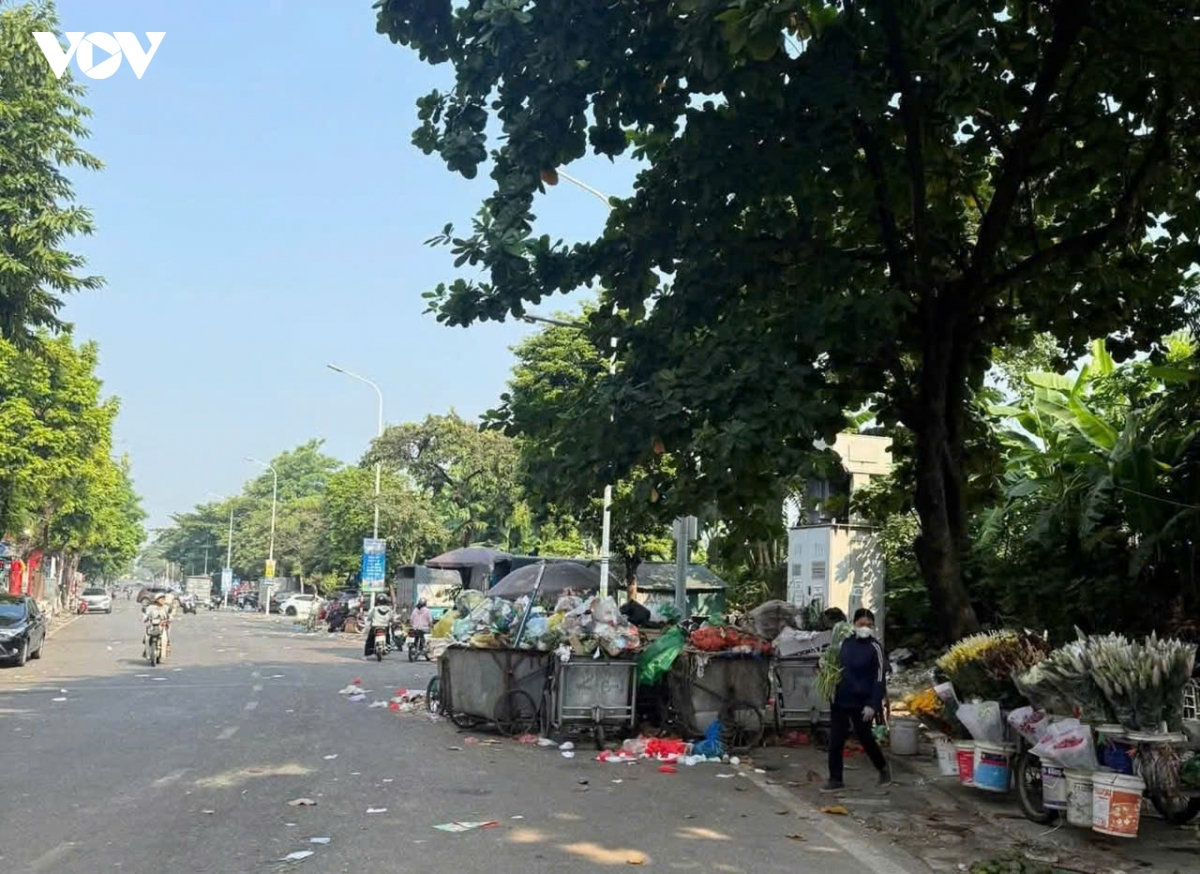 rác thải ùn ứ ở vĩnh yên phú thọ khi người dân chặn đường vào bãi rác núi bông hình ảnh 8 rac thai un u o vinh yen phu tho khi nguoi dan chan duong vao bai rac nui bong hinh anh 8