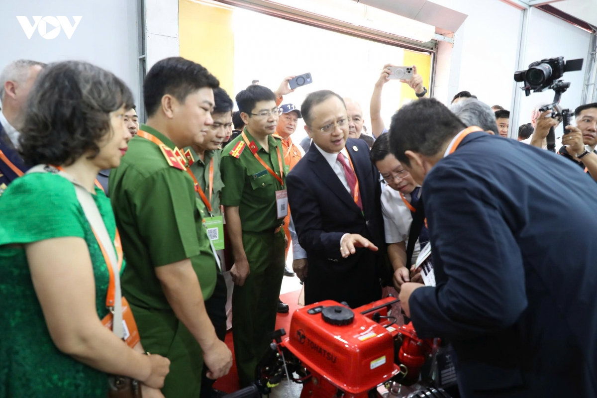 khai mac trien lam quoc te ve ky thuat, phuong tien pccc cnch nam 2026 hinh anh 7