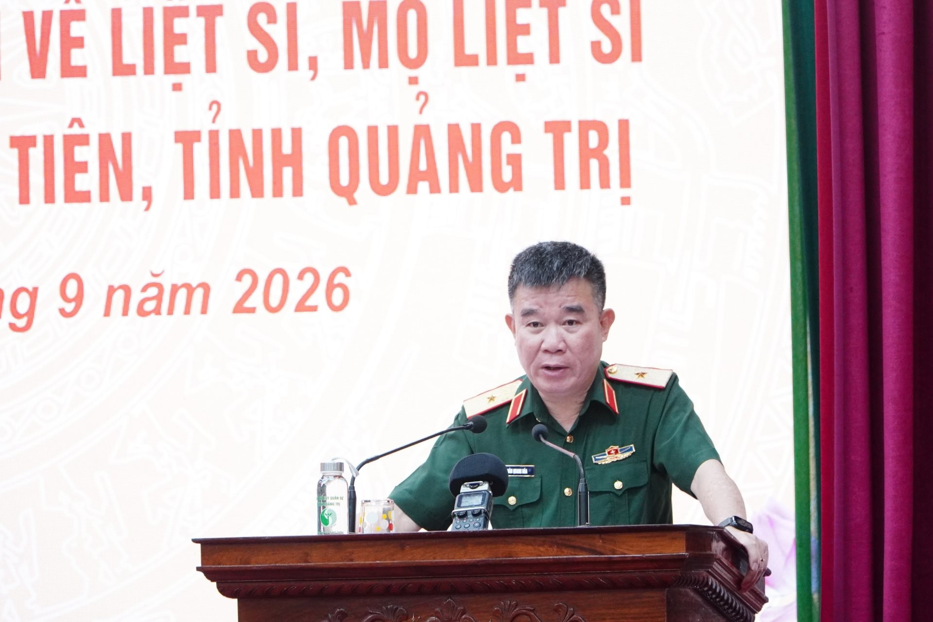 thieu-tuong-doan-quang-hoa-cuc-truong-cuc-chinh-sach-xa-hoi-tong-cuc-chinh-tri-chanh-van-phong-ban-chi-dao-quoc-gia-ve-tim-kiem-quy-tap-va-xac-dinh-danh-tinh-hai-cot-liet-si-.jpg