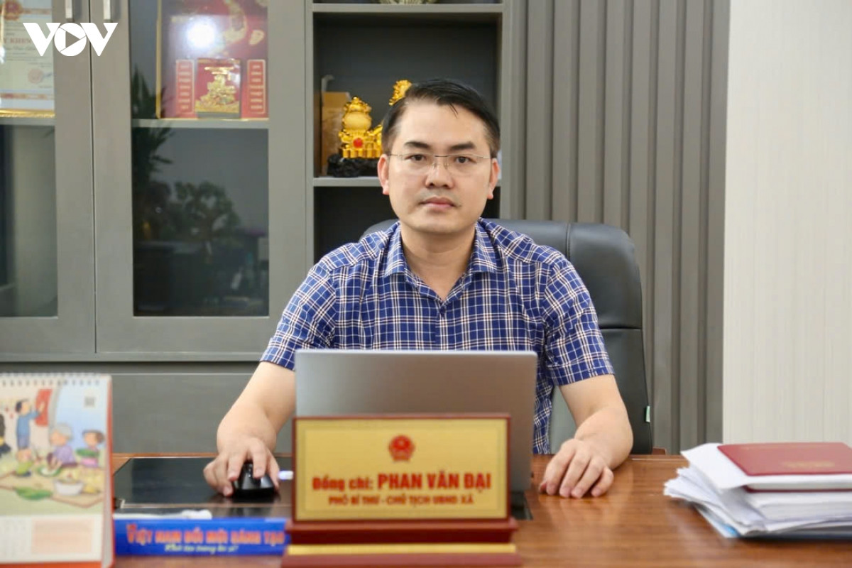 từ chiếc bàn học đến dịch vụ công tận bản chính quyền đổi cách làm hình ảnh 2 tu chiec ban hoc den dich vu cong tan ban chinh quyen doi cach lam hinh anh 2