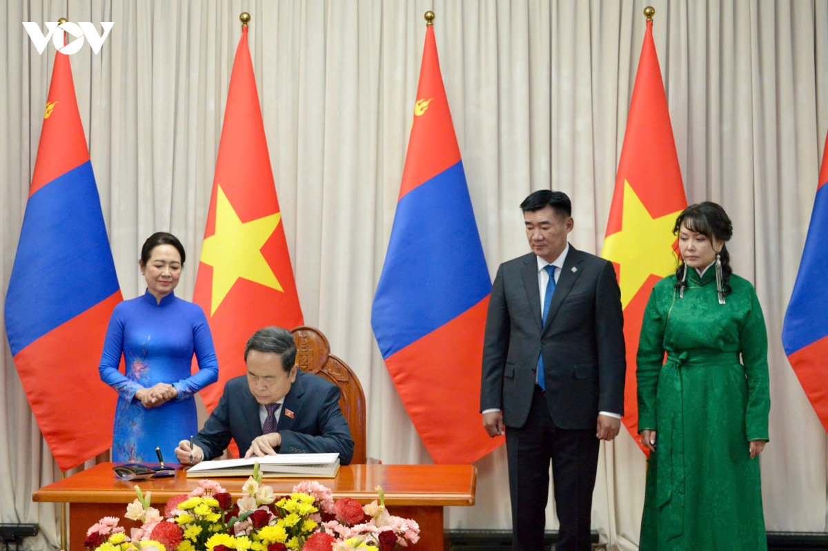 chủ tịch quốc hội mông cổ chủ trì lễ đón chủ tịch quốc hội trần thanh mẫn hình ảnh 8 chu tich quoc hoi mong co chu tri le don chu tich quoc hoi tran thanh man hinh anh 8