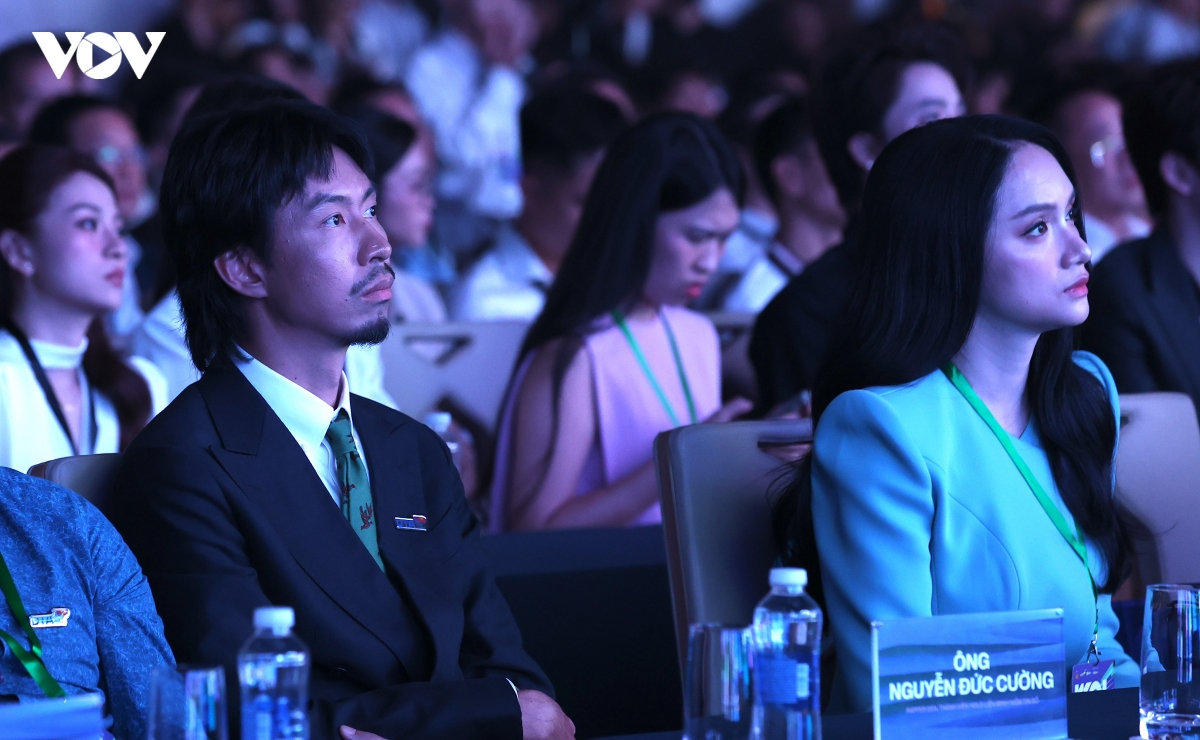 khi tài khoản người nổi tiếng có sức phát hành như một tờ báo hình ảnh 3 khi tai khoan nguoi noi tieng co suc phat hanh nhu mot to bao hinh anh 3