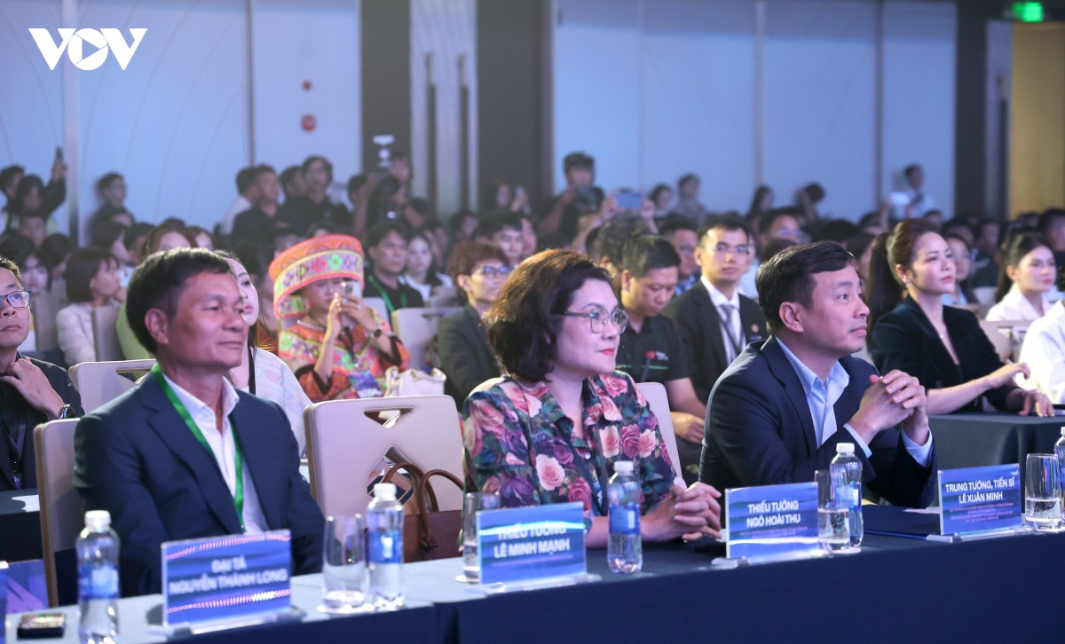 khi tài khoản người nổi tiếng có sức phát hành như một tờ báo hình ảnh 1 khi tai khoan nguoi noi tieng co suc phat hanh nhu mot to bao hinh anh 1