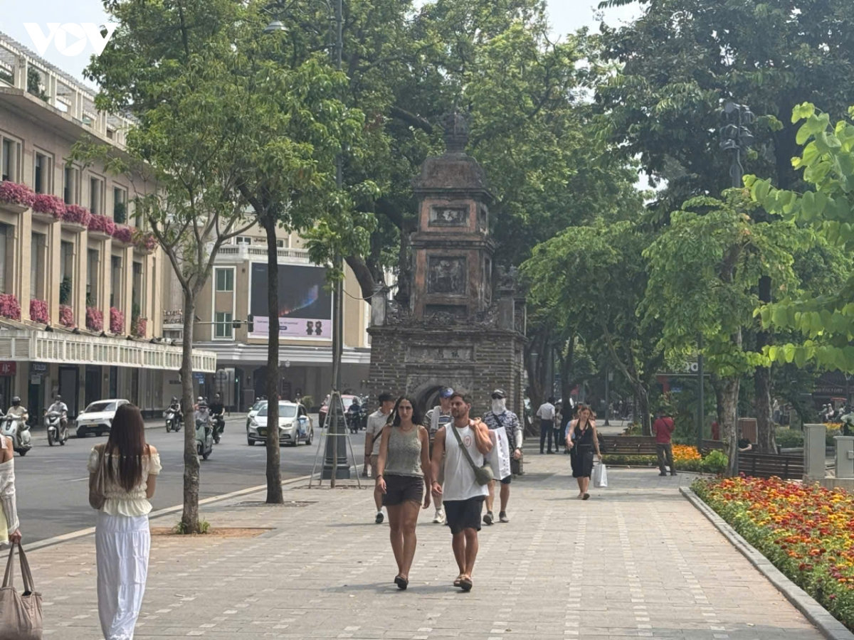 người dân nói gì về đề xuất xây dựng khải hoàn môn bên hồ hoàn kiếm hình ảnh 5 nguoi dan noi gi ve de xuat xay dung khai hoan mon ben ho hoan kiem hinh anh 5