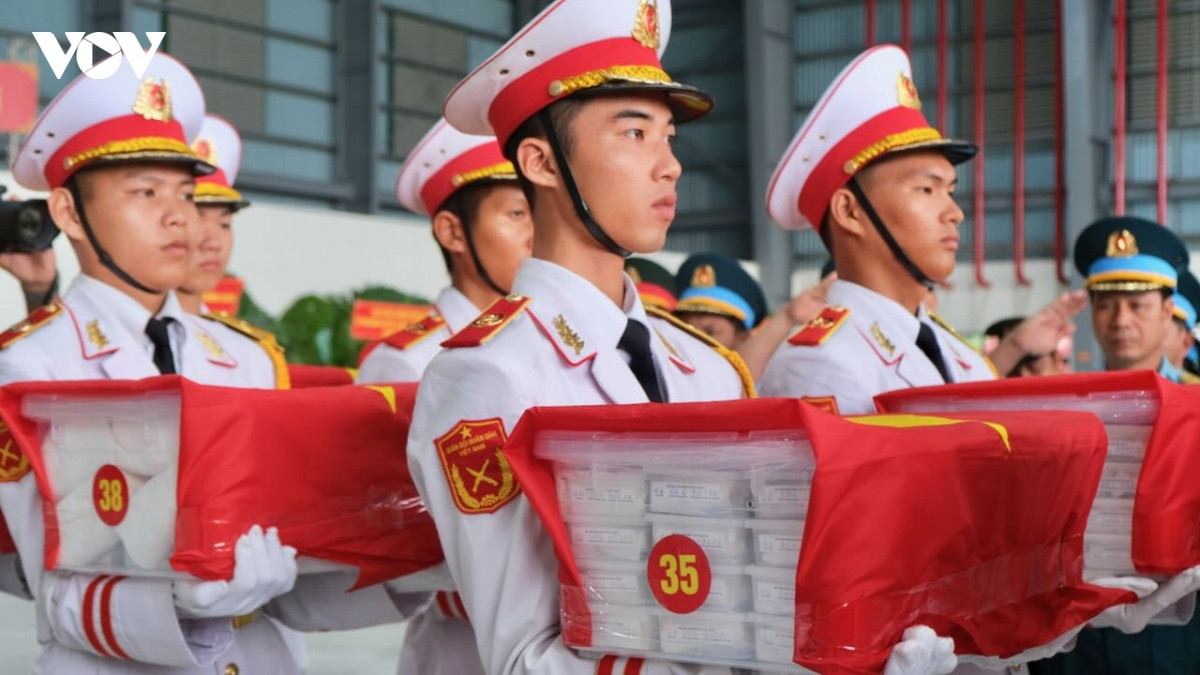 Dua hon 13.500 mau hai cot liet si tu Dong nai, tay ninh, lam Dong di giam dinh adn hinh anh 7
