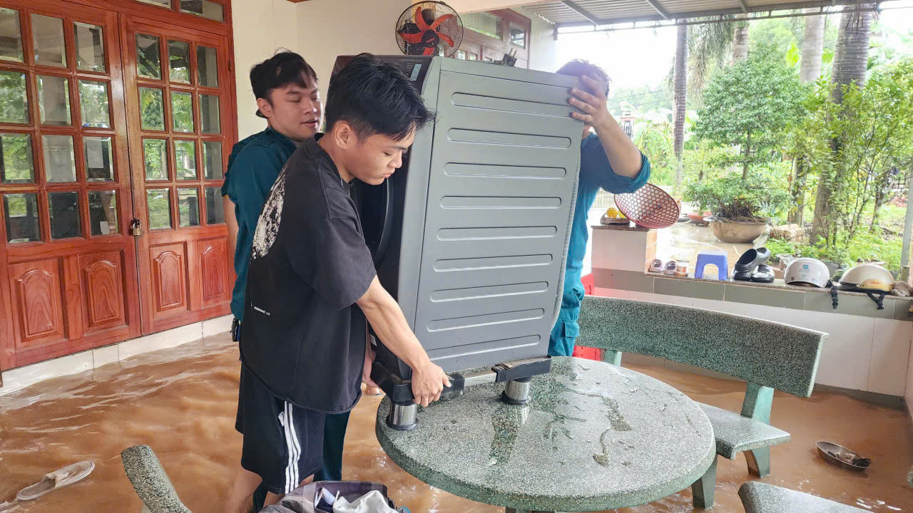Hàng trăm nhà dân ở Đồng Nai ngập sâu sau trận mưa lớn - 3