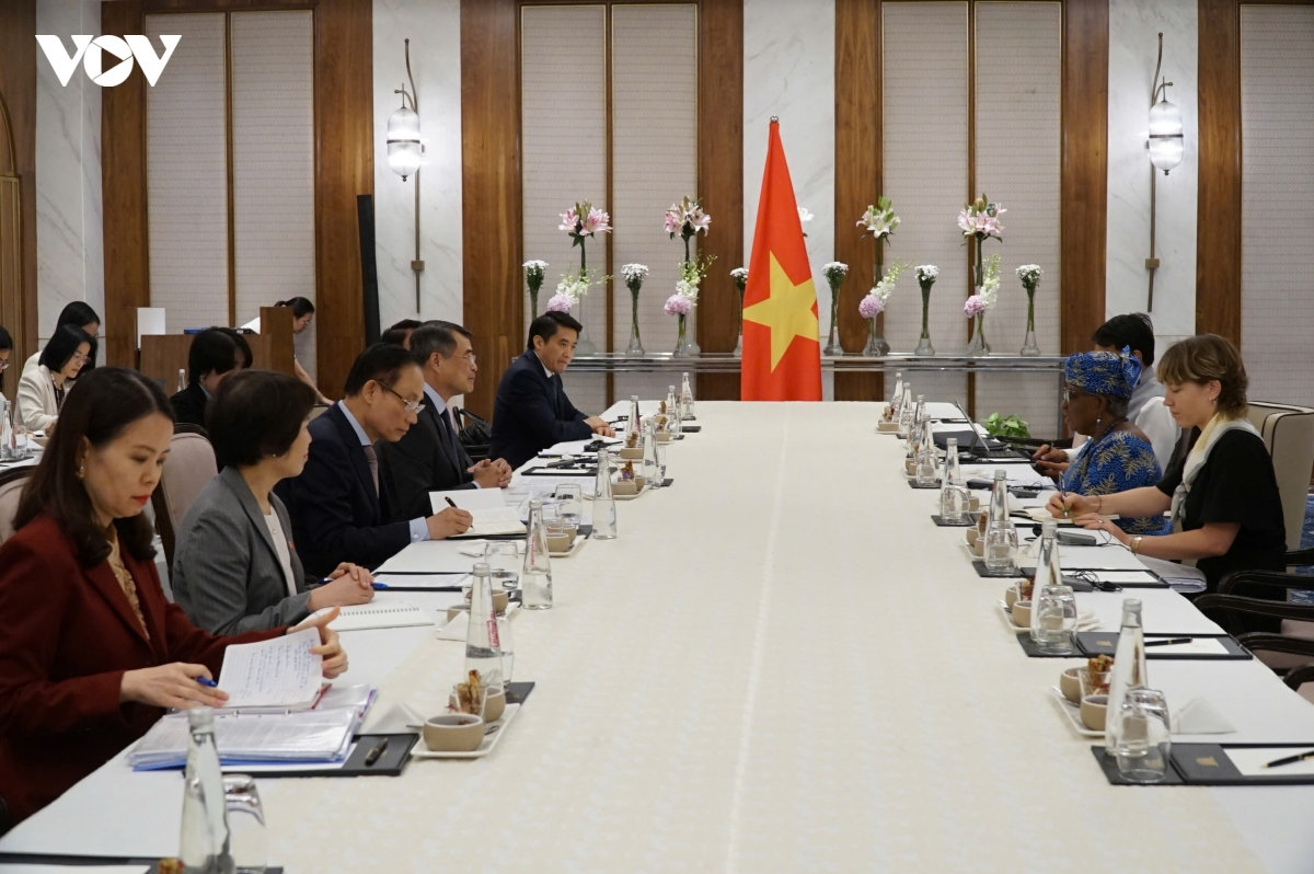 thủ tướng lê minh hưng tiếp tổng giám đốc tổ chức thương mại thế giới hình ảnh 1 thu tuong le minh hung tiep tong giam doc to chuc thuong mai the gioi hinh anh 1