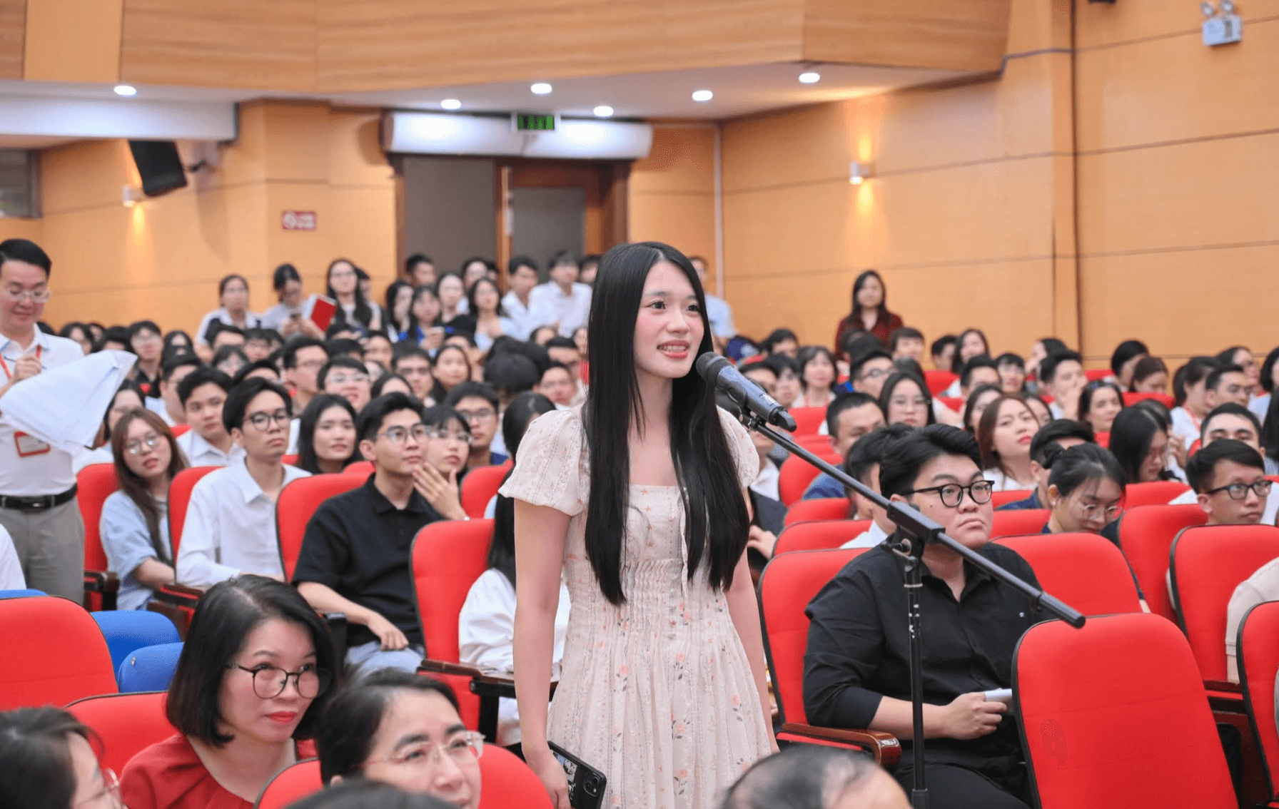 Thí sinh trong khoảnh khắc hô tên chọn ngành tại Match Day 2026.