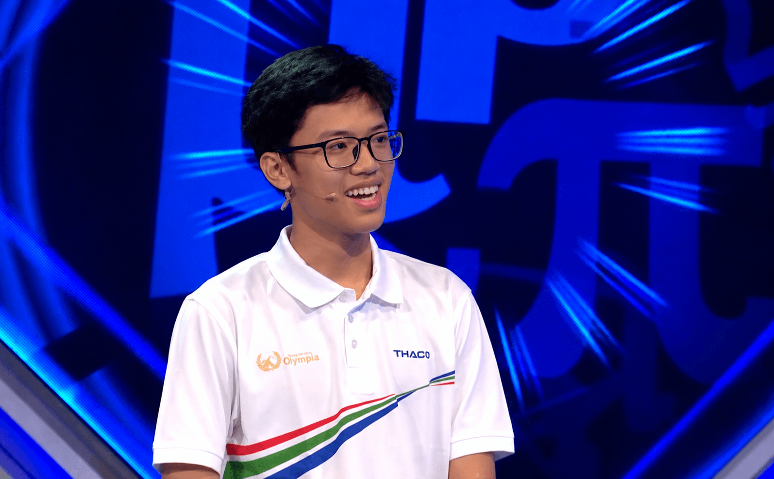 Em Phạm Quang Minh - Trường THPT Phan Đình Phùng, Hà Nội giành vòng nguyệt quế cuộc thi tuần Đường lên đỉnh Olympia với 390 điểm. (Ảnh chụp màn hình)