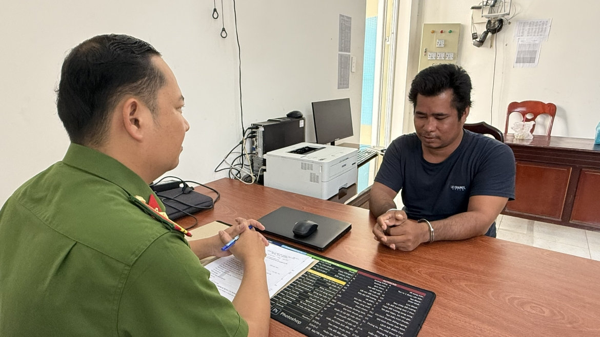 Đắk lắk khởi tố người đàn ông đánh mẹ, đâm cảnh sát 113 hình ảnh 1 Dak lak khoi to nguoi dan ong danh me, dam canh sat 113 hinh anh 1