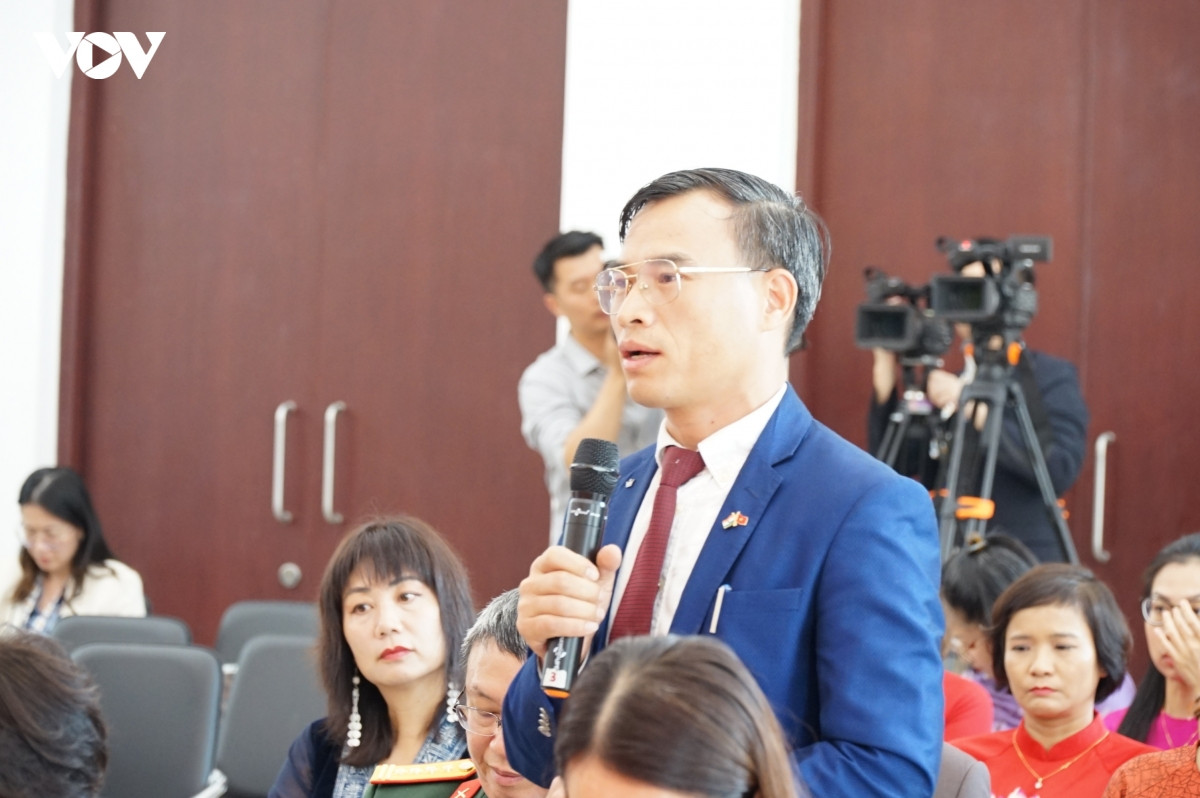 thủ tướng gặp cán bộ nhân viên Đại sứ quán việt nam tại Ấn Độ hình ảnh 2 thu tuong gap can bo nhan vien Dai su quan viet nam tai An Do hinh anh 2
