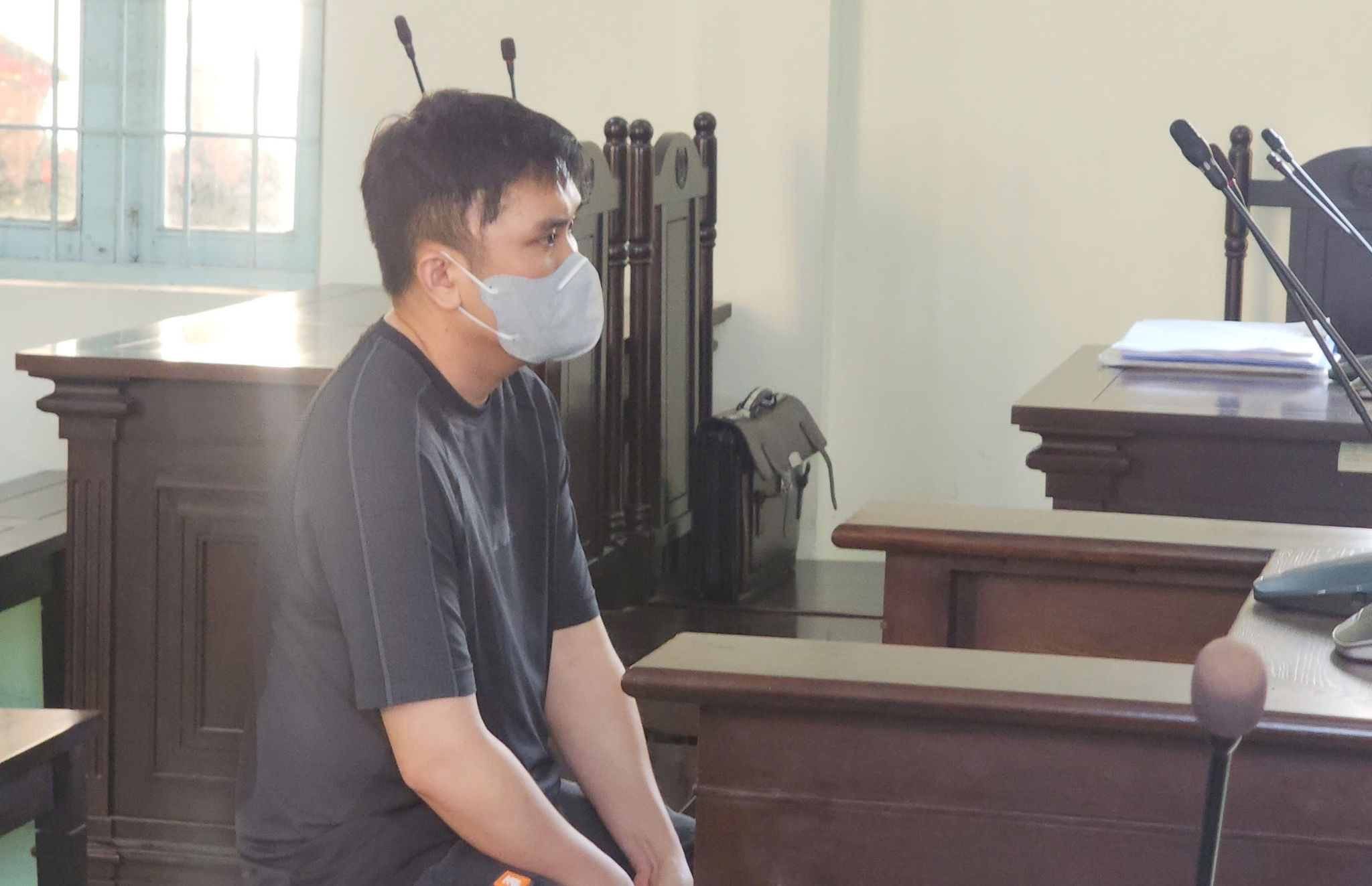 Bị cáo Nguyễn Văn Bảo Trung. (Ảnh: Duy Khang)