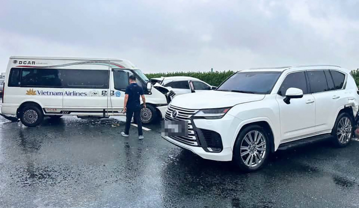 vụ ô tô lexus trên cao tốc hà nội - ninh bình có dấu hiệu tội phạm hình ảnh 1 vu o to lexus tren cao toc ha noi - ninh binh co dau hieu toi pham hinh anh 1