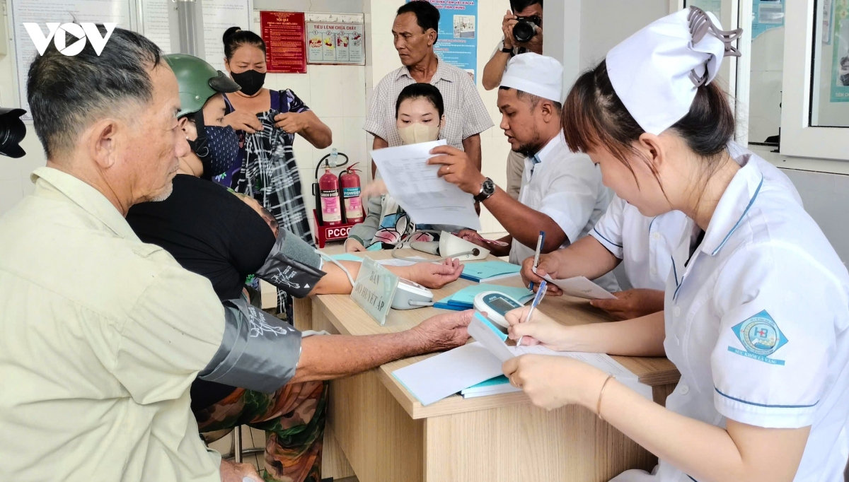 cà mau phấn đấu hoàn thành khám sức khỏe toàn dân vào tháng 10 hình ảnh 1 ca mau phan dau hoan thanh kham suc khoe toan dan vao thang 10 hinh anh 1