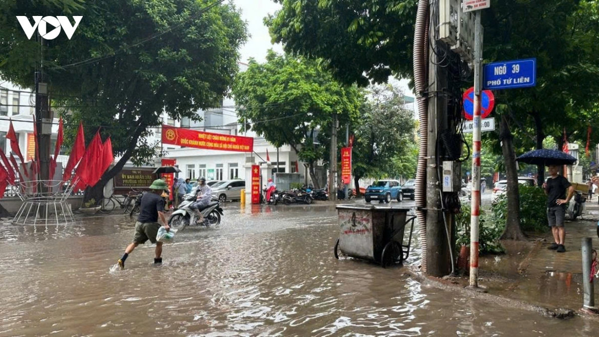 thoi tiet ngay 16 9 bac bo, thanh hoa den hue mua lon, ha noi mua rat to hinh anh 1
