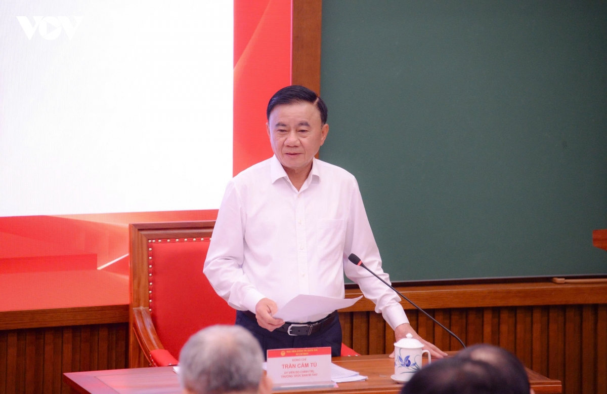 thuong truc ban bi thu trao doi chuyen de xay dung Dang voi cac Uy vien trung uong hinh anh 2