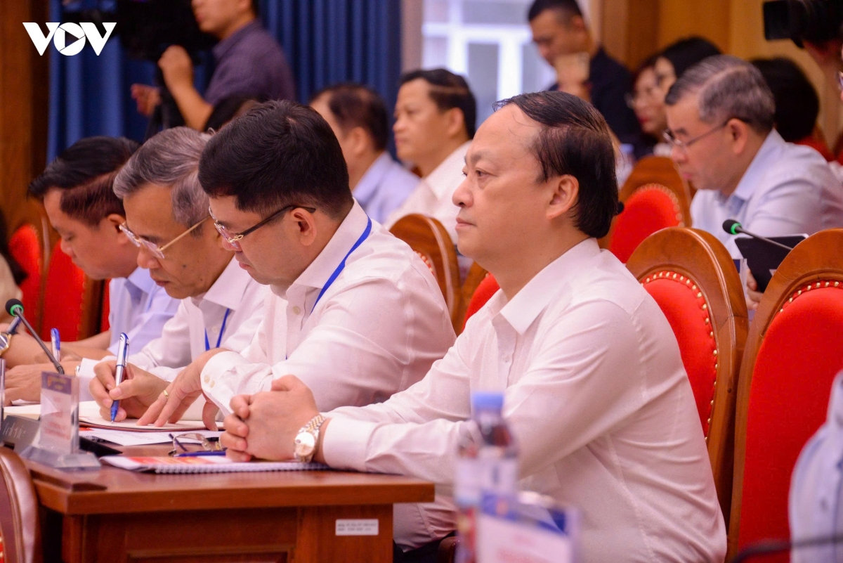 thuong truc ban bi thu trao doi chuyen de xay dung Dang voi cac Uy vien trung uong hinh anh 5