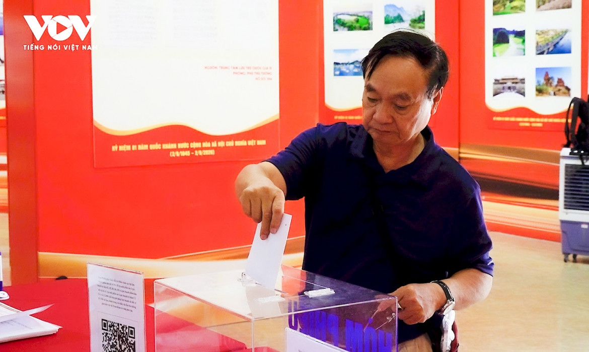 người dân băn khoăn về đề xuất xây khách sạn tại khu vực góc hồ hoàn kiếm hình ảnh 2 nguoi dan ban khoan ve de xuat xay khach san tai khu vuc goc ho hoan kiem hinh anh 2